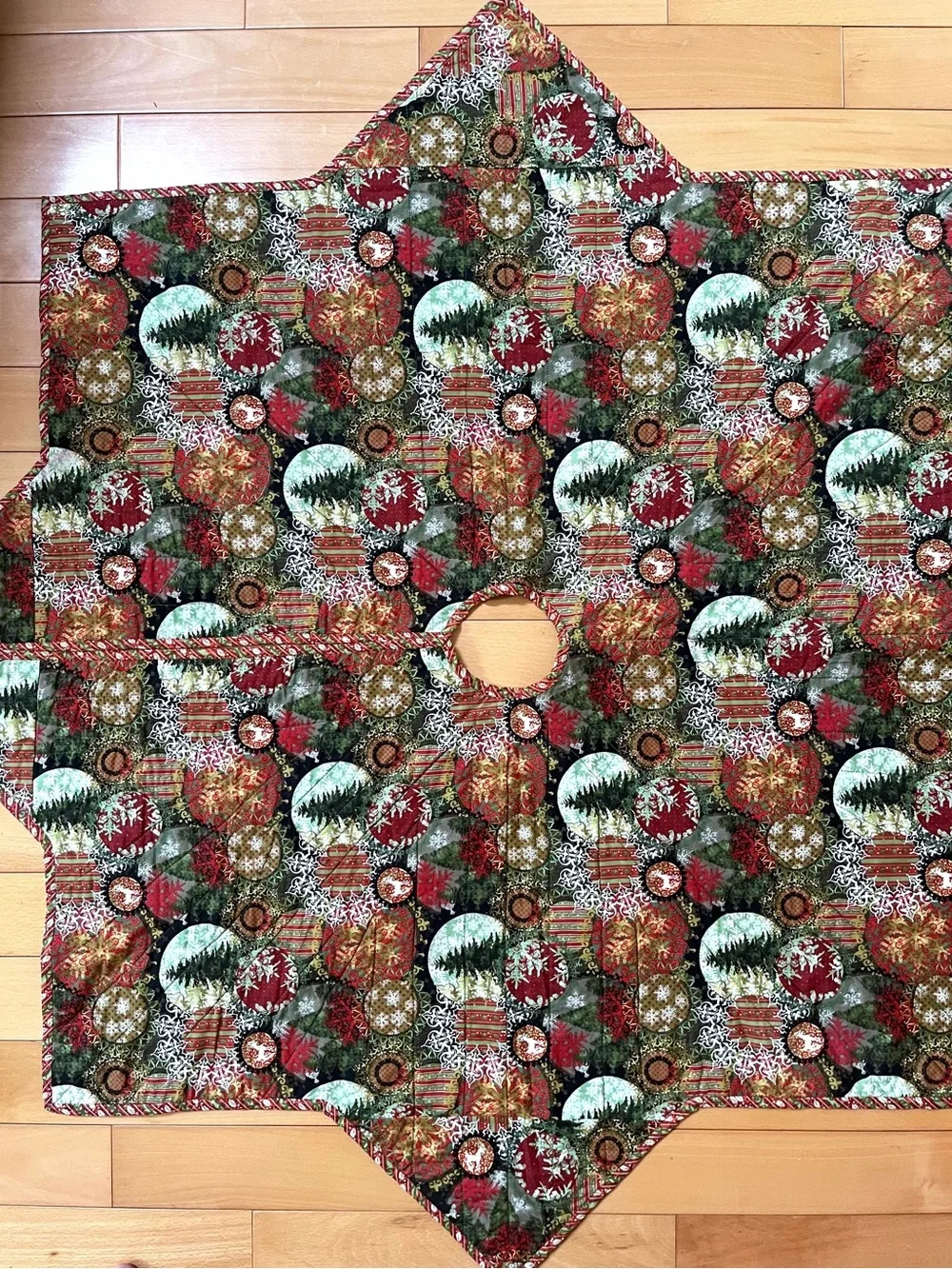 Quilted Star Christmas Tree Skirt 54 1/2